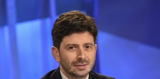 Speranza a infermieri “serve patto sociale per la salute”