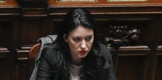 Coronavirus, Azzolina “Nessun rischio di perdere l’anno scolastico”