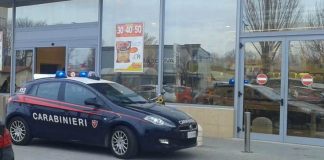 Ruba due bottiglie di grappa al Famila di Cittadella, beccato da un Carabiniere fuori servizio