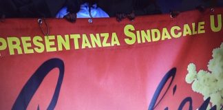 Corneliani rompe l’accordo del 19 novembre e chiede la cassa straordinaria per crisi. Lavoratori in sciopero Corneliani rompe l'accordo del 19 novembre e chiede la cassa straordinaria per crisi. Lavoratori in sciopero