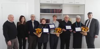 Quattro simboli per lunghi anni del commercio mantovano, stamani la loro premiazione Per lunghi anni simboli del commercio mantovano. Stamani la loro premiazione