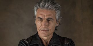 Ligabue compie 60 anni “Condivido un brindisi con tutti da casa”