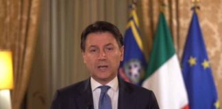 Conte: “Natale, manteniamo alta la guardia. La speranza dai vaccini” L'Italia chiude. Conte annuncia restrizioni per tutto il Paese. Aperti solo alimentari e farmacie. Fabbriche in funzione ma con severi protocolli