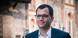 Bottani, “angelo” delle mascherine. Il sindaco di Curtatone ne ha recuperate a decine di migliaia e le sta distribuendo anche ad altri sindaci Bottani, "angelo" delle mascherine. Il sindaco di Curtatone ne ha recuperate a decine di migliaia e le sta distribuendo anche ad altri sindaci