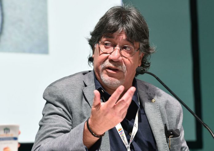 Luis Sepulveda ricoverato con polmonite per il coronavirus