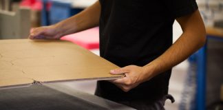 Decreto blocca fabbriche: scioperano anche i lavoratori della carta, del cartone e della stampa