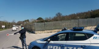 Spostamenti non necessari, 50 sanzioni in una settimana tra Questura e Stradale. Scuse di tutti i tipi, c’è anche chi si inventa imprenditore Spostamenti non necessari, 50 sanzioni tra Questura e Stradale. Scuse di tutti i tipi, c'è anche chi si inventa imprenditore