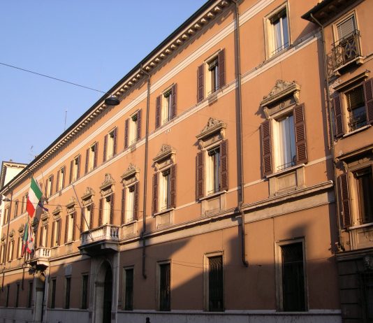 Pulizie al Poma, rottura Cobas-Coopservice: “Ora denunce e mobilitazione”. Chiesta conciliazione in Prefettura Dalla Prefettura nessuno stop per ora alla mobilità, ma la raccomandazione di spostarsi il meno possibile. Indicazioni per i datori di lavoro