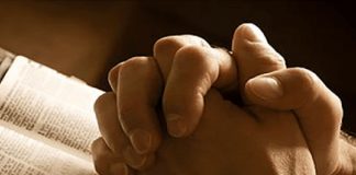 Una catena di preghiera per il personale sanitario. Tutto il clero mantovano si sta alternando da giorni durante le 24 ore Una catena di preghiera per il personale sanitario. Tutto il clero mantovano si sta alternando da giorni durante le 24 ore