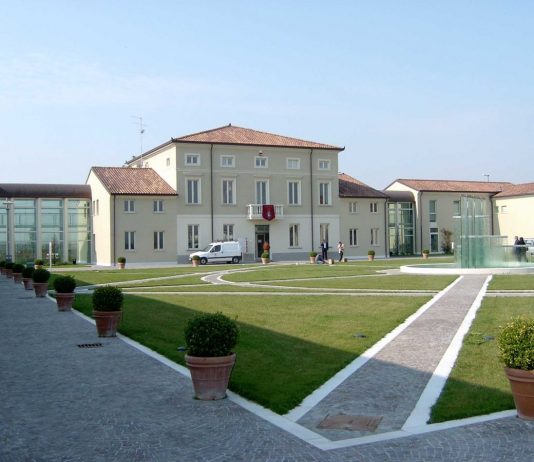 Curtatone, Bottani ridistribuisce le deleghe: Affari Generali a Pantani, Sicurezza a Montagnani Muore una sessantenne di Curtatone contagiata da Covid. E' il secondo decesso. Bottani fa il punto: "da domani il confronto sulle risorse da distribuire"