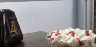 Coronavirus, in un bar impazza il Cappuccino Corona
