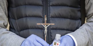 Cinque sacerdoti mantovani in corsia. Faranno servizio di assistenza spirituale nei reparti Covid degli ospedali Cinque sacerdoti mantovani in corsia. Faranno servizio di assistenza spirituale nei reparti Covid degli ospedali