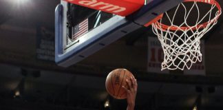 Nba e giocatori trattano sui tagli agli ingaggi