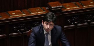 Coronavirus, Speranza “Battaglia ancora nel pieno, no sottovalutazioni”