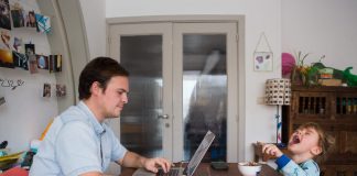Istat, 4 famiglie su 10 al Sud non hanno pc o tablet