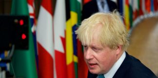 Downing Street, Johnson non ha la polmonite
