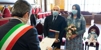 Pizzarotti sposa a Parma due medici del reparto Covid-19