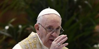 Papa “Ora momento di prudenza e obbedienza”