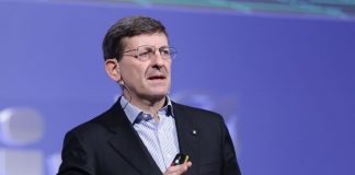 Coronavirus, Colao “Apertura a ondate per testare il sistema”