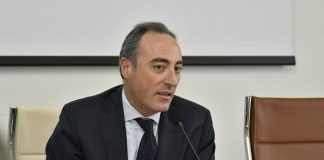 Gallera: “nelle Rsa test rapidi ogni 15 giorni. Gli asintomatici possono restare se la struttura è adeguata” Gallera: "nelle Rsa test rapidi ogni 15 giorni. Gli asintomatici possono restare se la struttura è adeguata"