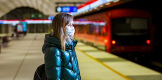 Mascherine e distanze di sicurezza. Ecco come viaggeremo sui trasporti pubblici nella Fase 2 Mascherine e distanze di sicurezza. Ecco come viaggeremo sui trasporti pubblici nella Fase 2