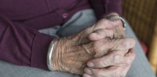 Cresce l’allarme Covid nelle Rsa mantovane: 16 con contagi. Alla Morando di Ostiglia 68 positivi, evacuazione a Quistello Cresce l'allarme Covid nelle Rsa mantovane: 16 con contagi. Alla Morando di Ostiglia 68 positivi, evacuazione a Quistello