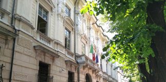 Uccise il padre perchè teneva il volume della tv troppo alto: condannato all’ergastolo