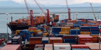 Corruzione e traffico di rifiuti al porto di Salerno, 69 misure