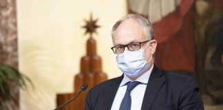 Il ministro Gualtieri “Capiamo la rabbia, non lasceremo indietro nessuno”
