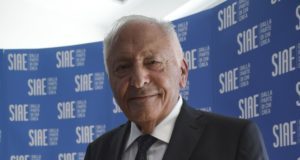 Diecimila firme per la petizione Siae, Mogol “Diventi tsunami”