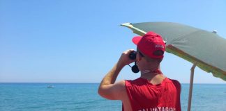 Covid: ai bagnini proibita la respirazione bocca a bocca. I medici: “assurdo e irresponsabile” Covid,: ai bagnini è proibita la respirazione bocca a bocca. I medici: "assurdo e irresponsabile"