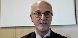 Lopalco: “Plasma non è la soluzione perché la disponibilità è scarsa”. Robbio (Pv): “salveremmo 800 vite con questa terapia ma non ce lo permettono” Lopalco: “Plasma non è la soluzione perché la disponibilità è scarsa”. Intanto un sindaco denuncia: "potremmo salvare 800 persone con questa terapia ma non ce lo permettono"