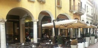 Domani c’è il via libera, ma i bar preferiscono aspettare: “Linee guida ancora poco chiare”