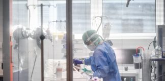 Covid, l’Aifa sul farmaco Tocilizumab: “risultati incoraggianti ma poco impatto su mortalità precoce”