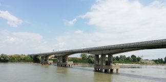 La Regione convoca un incontro ristretto sul ponte di S.Benedetto. Martedì il vertice per tentare di far ripartire i lavori La Regione convoca un incontro ristretto sul ponte di S.Benedetto. Martedì il vertice per tentare di far ripartire i lavori