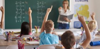 Scuole elementari, addio al voto. Dal prossimo anno torna il giudizio