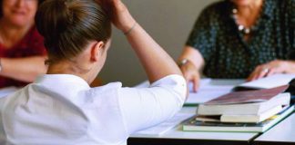 Maturità al via il 17 giugno con la presenza a scuola degli studenti. Terza media: esame in via telematica