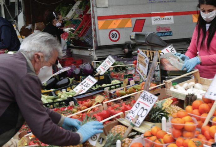 Domani torna il mercato a Mantova con 17 banchi di alimentari in Piazza Sordello. Regole severe e controlli per l'accesso