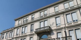 Infermiere preso a pugni da un paziente all’ospedale di Castiglione: è grave. Oggi sarà operato a Brescia Infermiere preso a pugni da un paziente a Castiglione: è grave. Oggi sarà operato a Brescia