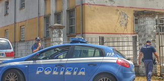 Trova l’appartamento occupato da ignoti, sono entrati forzando la serratura della porta