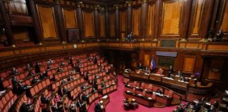 Manca numero legale sulla fiducia al dl elezioni, domani si rivota