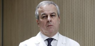 Locatelli conferma: “AstraZeneca raccomandato per gli over 60”. Figliuolo: “Da giovedì apriamo la categoria 60-79 anni ad Astrazeneca