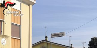 Ubriaco scaglia i contenitori della differenziata contro i vetri di un’abitazione. E’ successo a Bozzolo