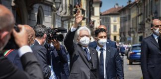 Mattarella a Codogno: “Da qui ribadiamo i valori della Costituzione, ricordando i tanti nostri concittadini morti per il Coronavirus”