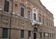 Buoni pasto ai dipendenti comunali: Ostiglia pubblica l’avviso per bar e ristoranti Tecnofer, il Comune convoca la nuova proprietà: "l'obiettivo è trattenere l'azienda a Ostiglia"