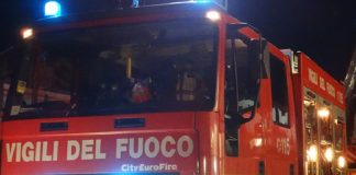 Finisce nel Mincio mentre gioca con gli amici. Paura per un ragazzino salvato dai vigili del fuoco Finisce nel Mincio mentre gioca a calcio con gli amici. Paura per un ragazzino poi salvato dai vigili del fuoco