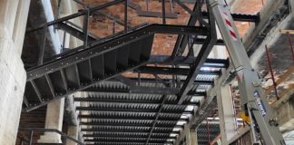 Palazzi, sopralluogo al nuovo Mantegna: “Sarà pronto tra un anno”