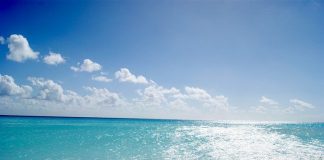 In vacanza pochi laureati e per agosto 4 camere su 10 prenotate