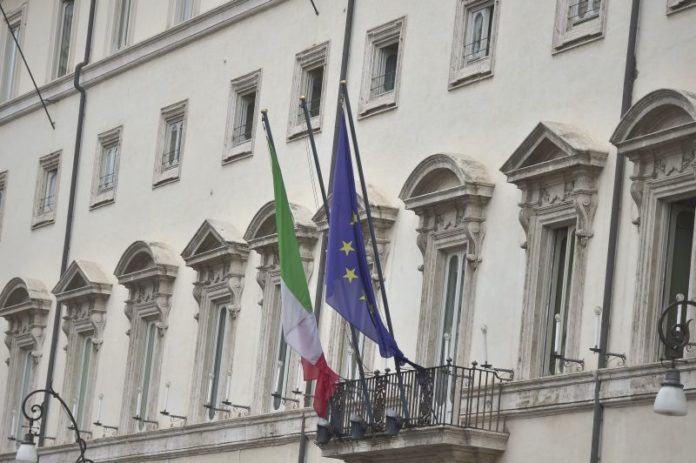 per le riaperture. Linee guida discusse oggi nella Conferenza delle regioni, poi la cabina di regia del governo.