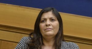 Migranti, Santelli a Conte “Governo intervenga o vieterò gli sbarchi”